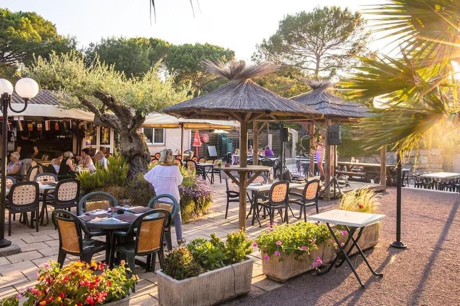 Mobile Home 6-Pers Camping Lei Suves-Cotes D'Azur-Including Airco Roquebrune-sur Argens Εξωτερικό φωτογραφία